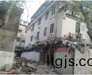 拆(chai)遷(qian)工(gong)程(cheng)